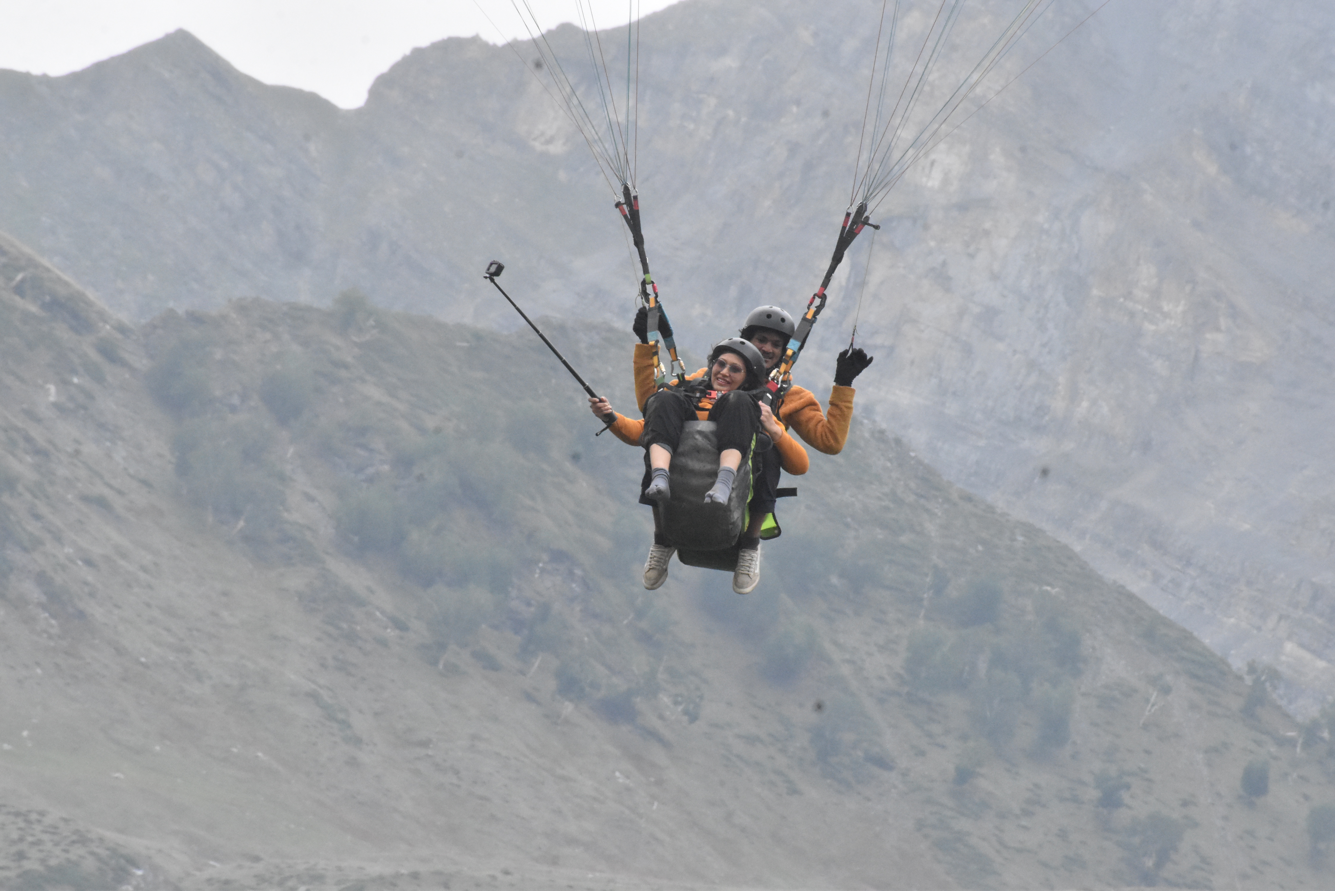 Paragliding activity in Manali / Dobhi